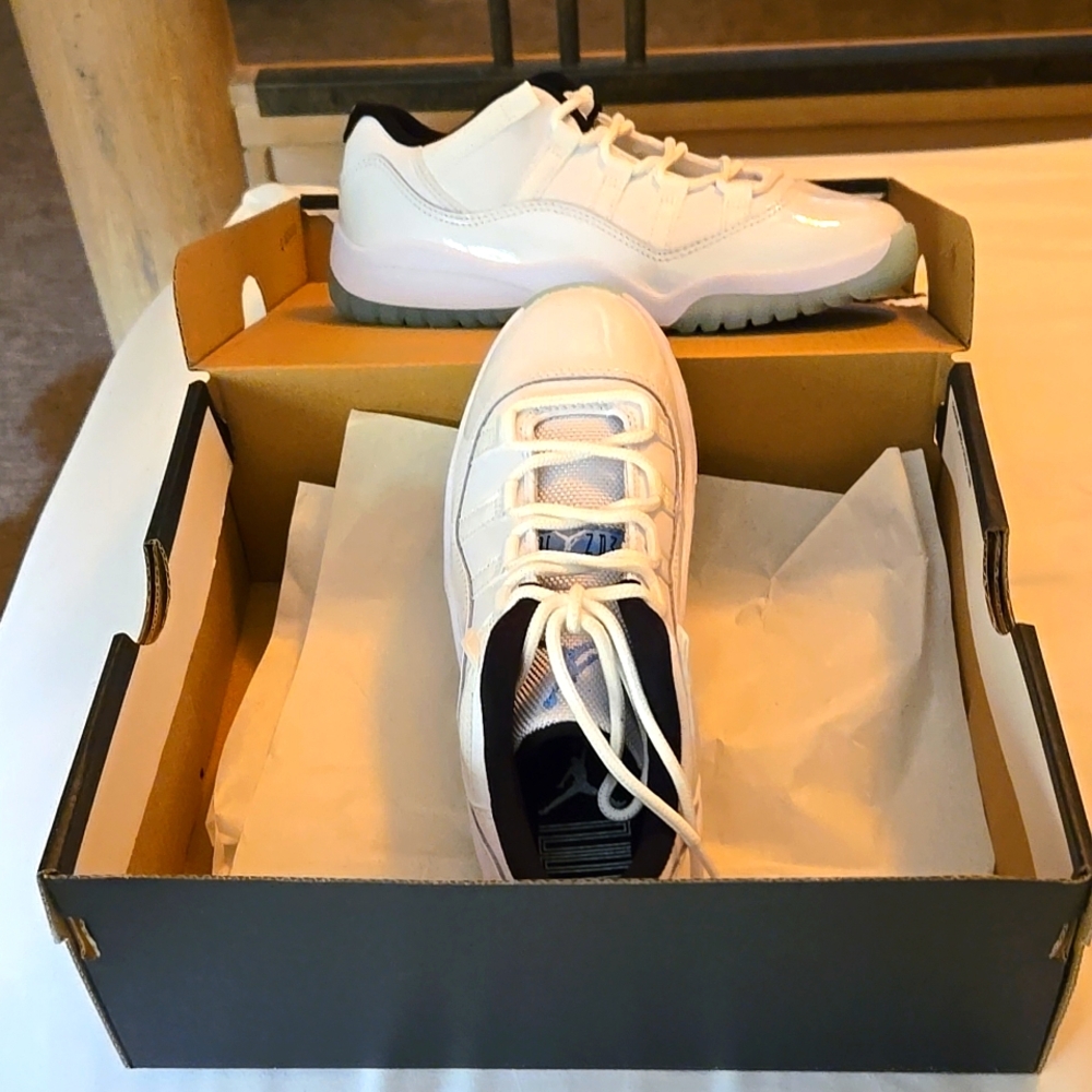 New & pristine Jordan 11 Retro Low, Size 2Y